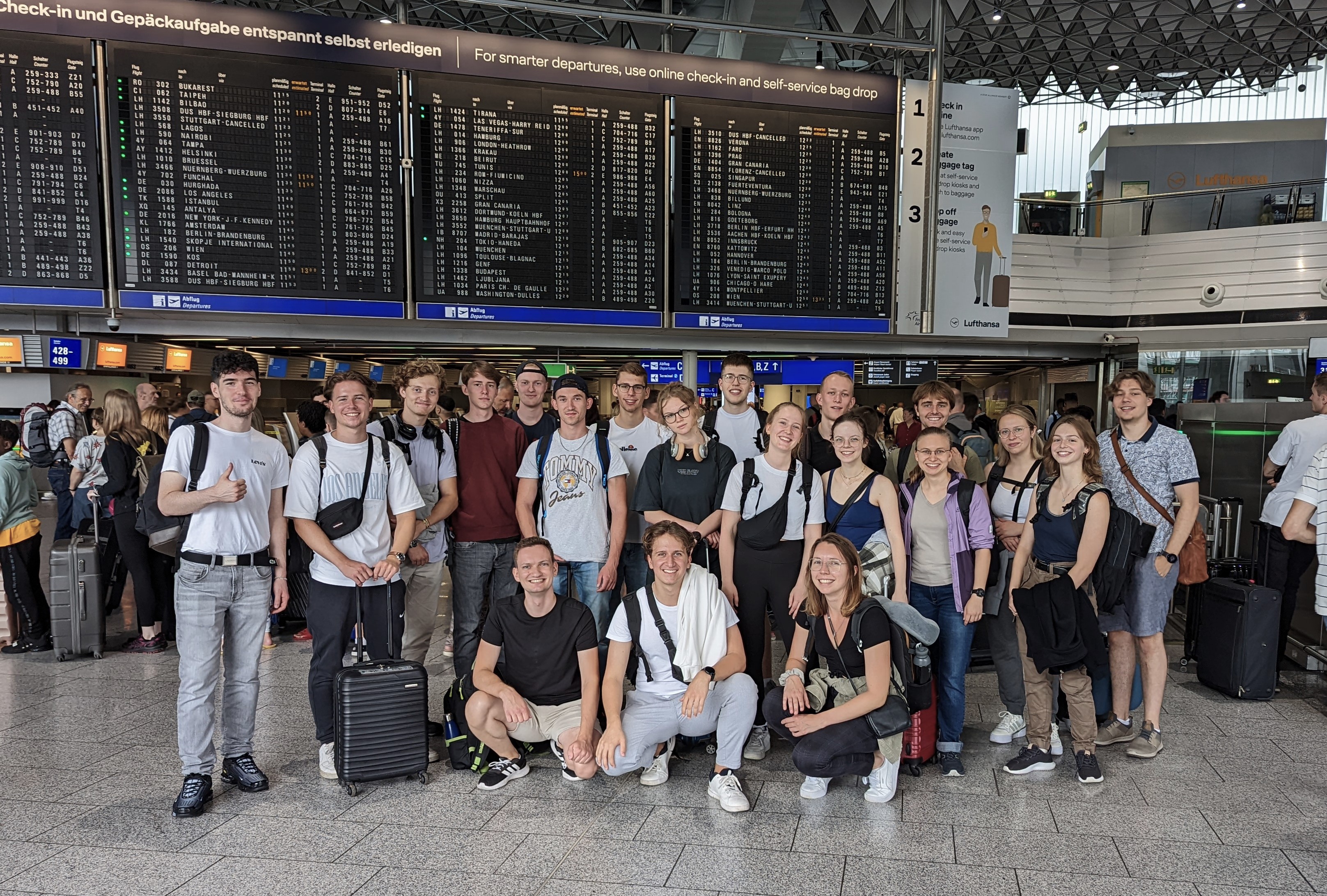 Group picture at the FRA Airport.